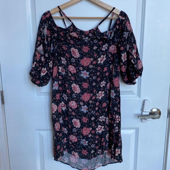 BNWT Floral Dress 🌸 - Picture 5 of 8